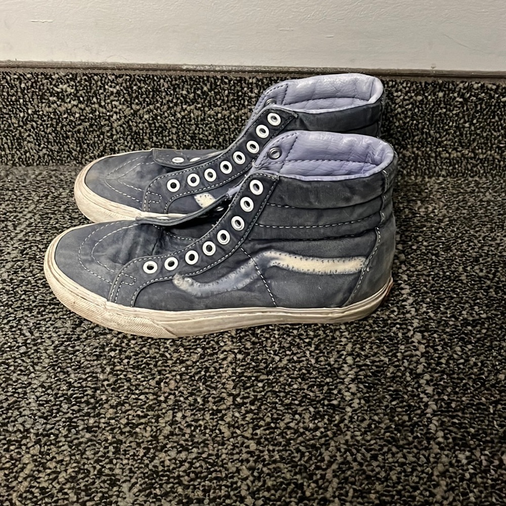 lightly used but the leather strip is gone and so are the laces
